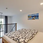 アパート Uptown Lofts