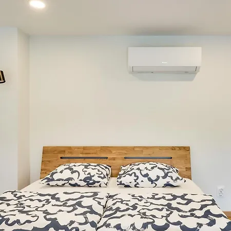 Uptown Lofts וילנה